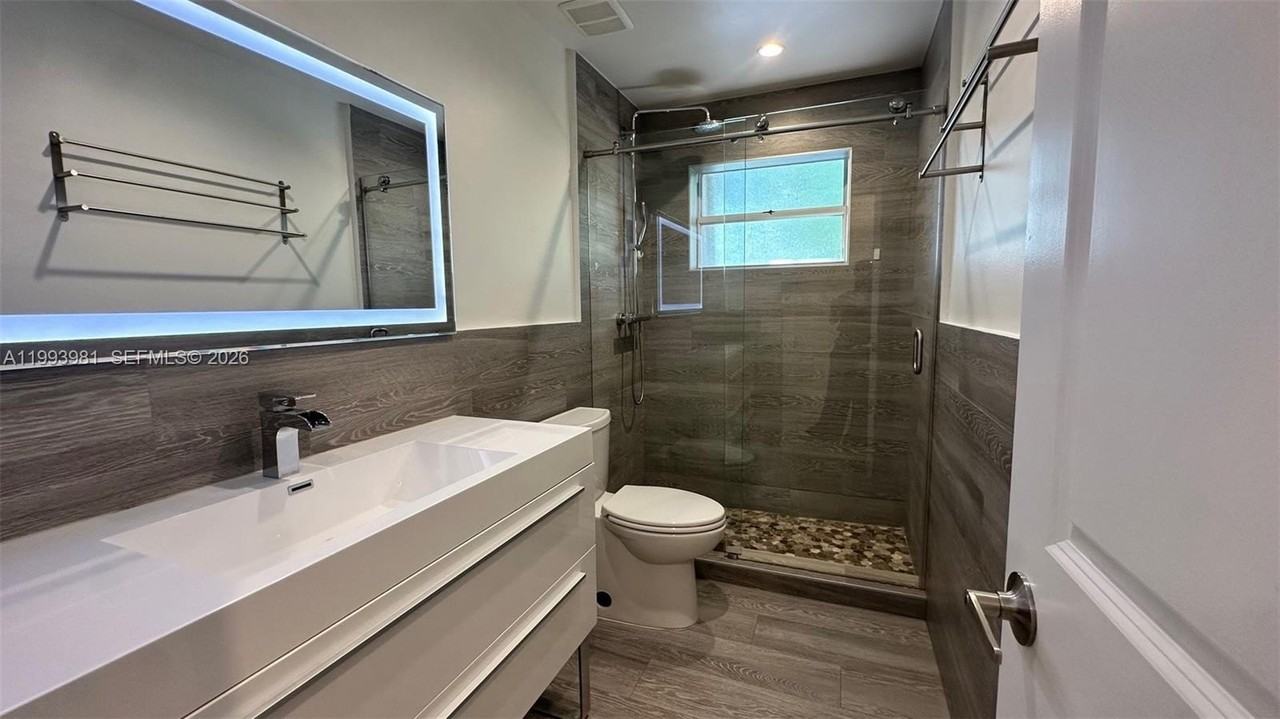 2290 E 6th Ave #0 - Photo 4 of 10