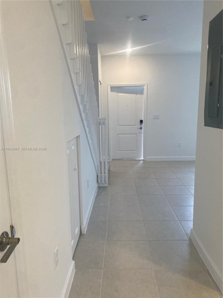 12773 Sw 234th Ter - Photo 6 of 11