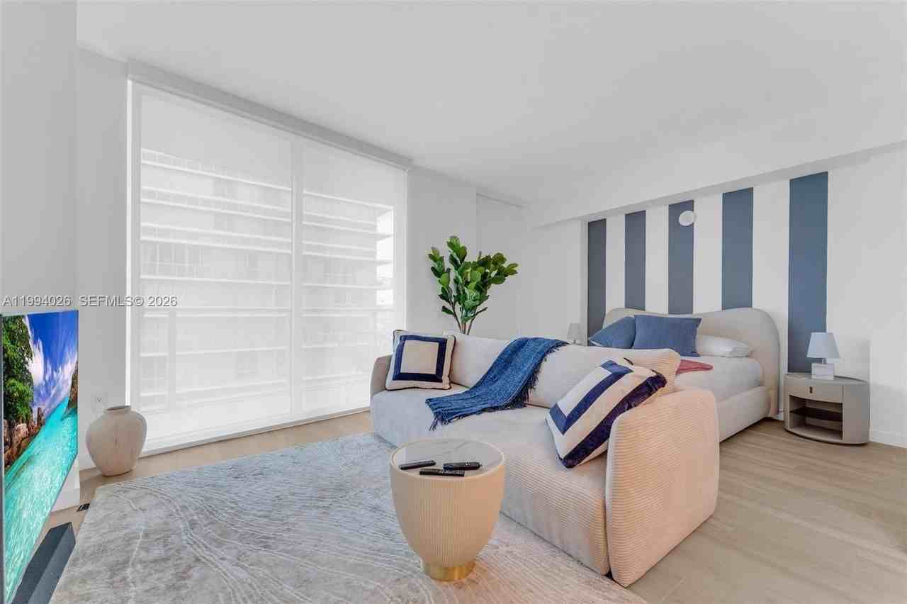 1100 S Miami Ave #3605 - Photo 3 of 34