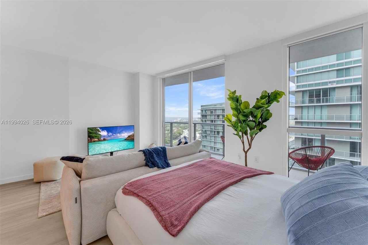 1100 S Miami Ave #3605 - Photo 5 of 34