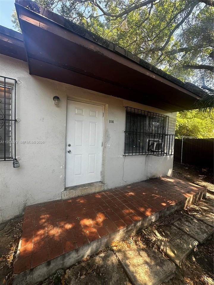 112 Ne 63rd St #112 - Photo 3 of 18