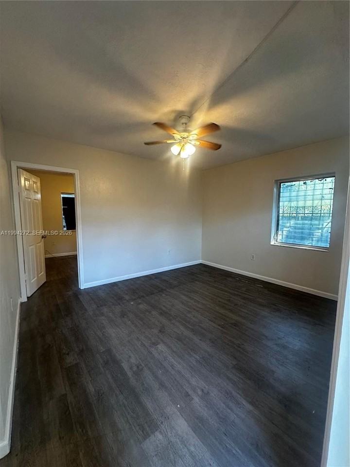 112 Ne 63rd St #112 - Photo 4 of 18