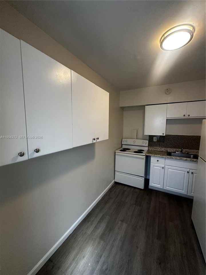 112 Ne 63rd St #112 - Photo 6 of 18