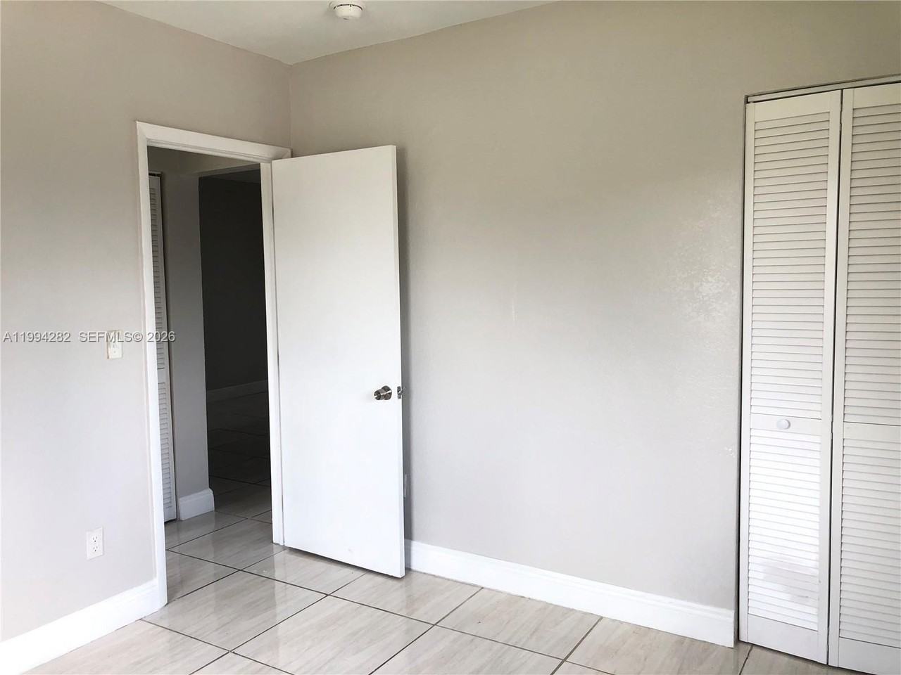 1940 Washington Ave #11 - Photo 6 of 13