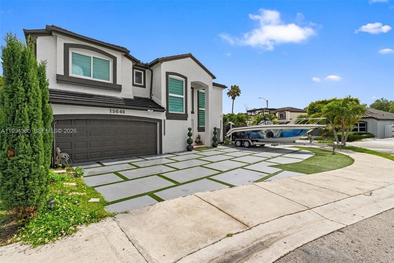 15646 Sw 97th Ter #0 - Photo 2 of 45