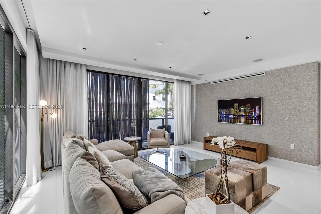 350 Meridian Ave #202 - Photo 2 of 40