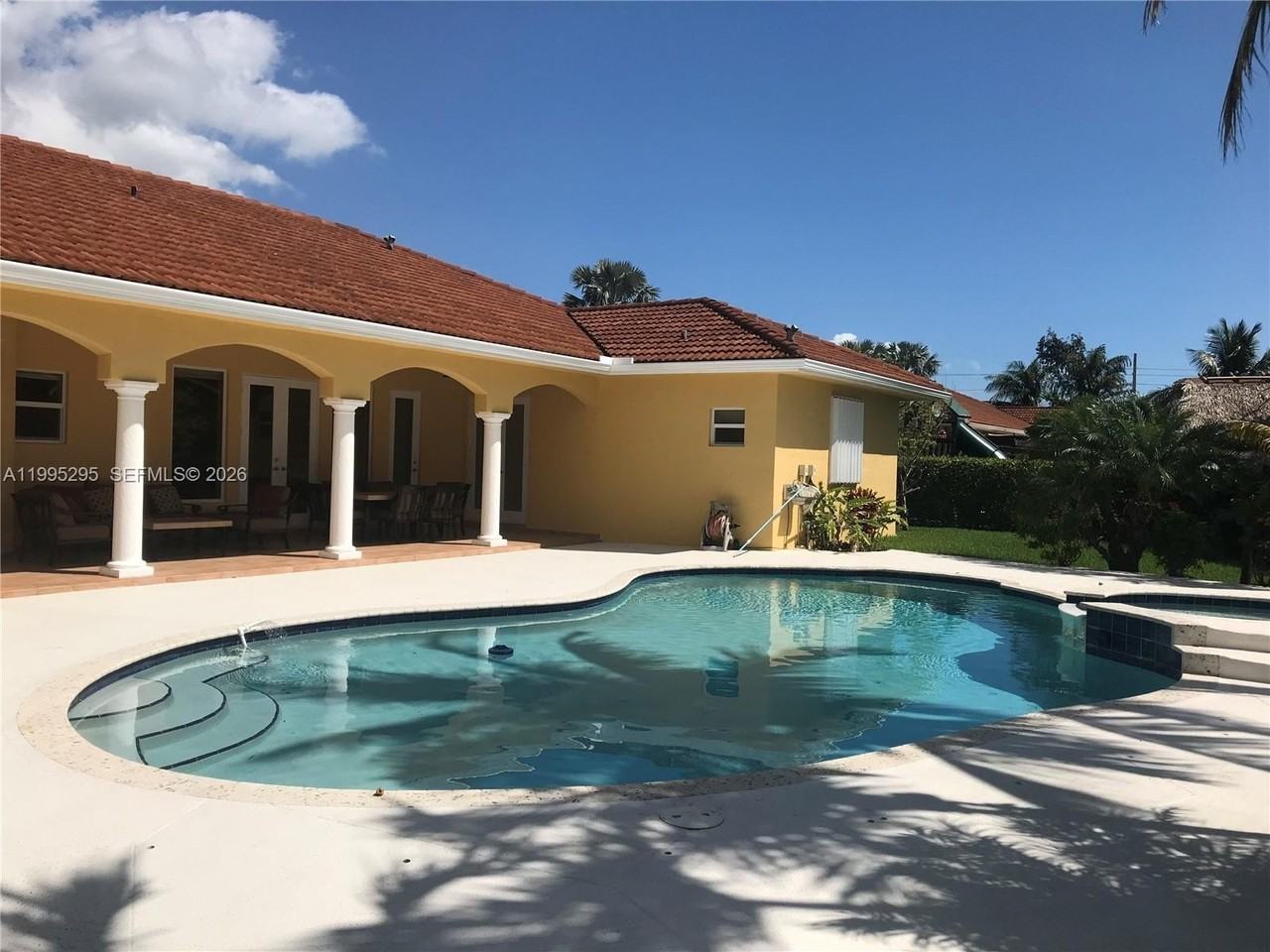 8750 Sw 164th St - Photo 6 of 32