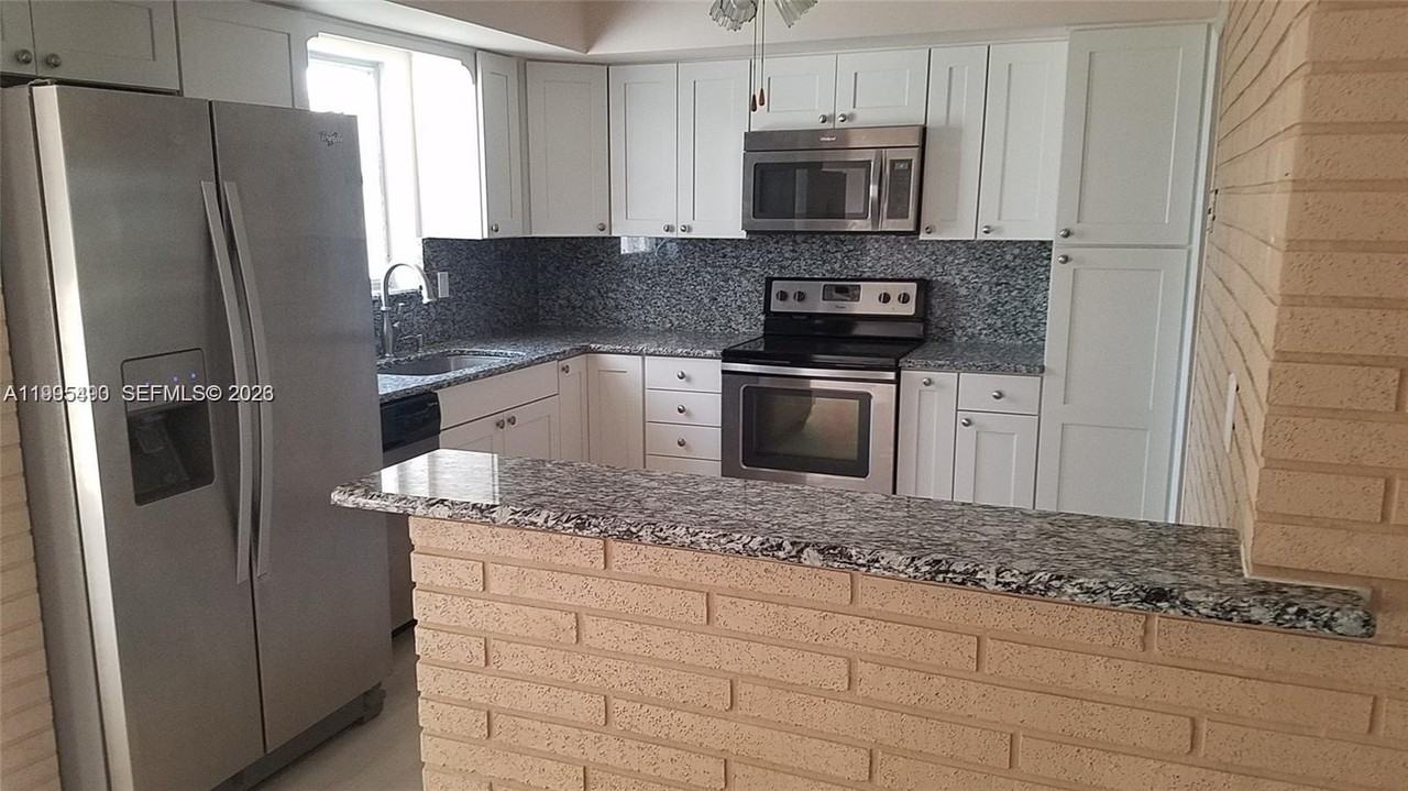 3346 Coolidge St - Photo 3 of 12