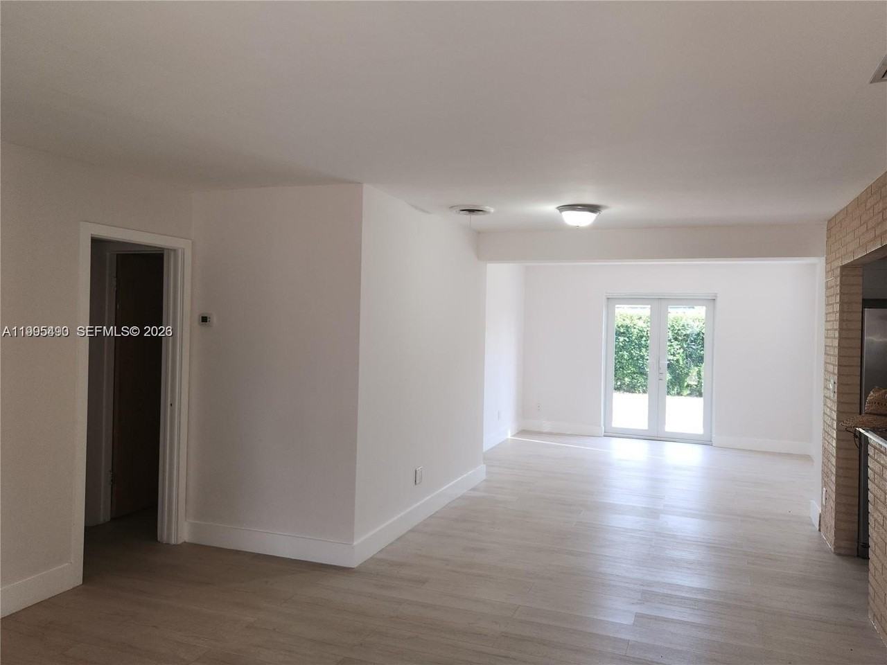 3346 Coolidge St - Photo 5 of 12