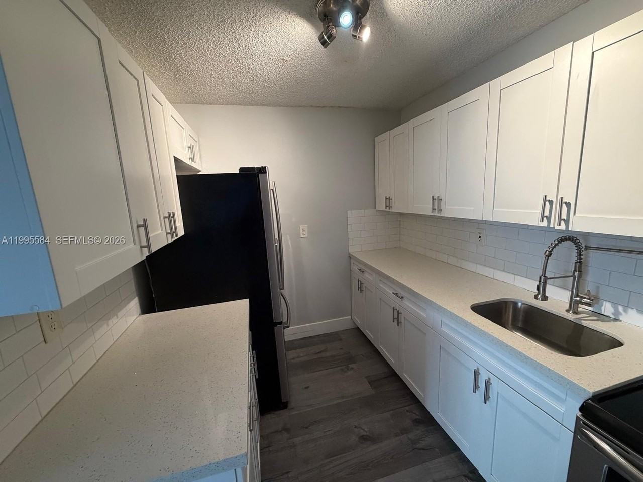 451 Ne 207th Ln #102 - Photo 3 of 14