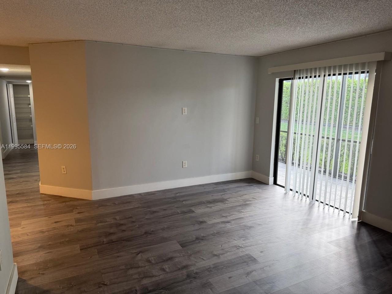 451 Ne 207th Ln #102 - Photo 6 of 14