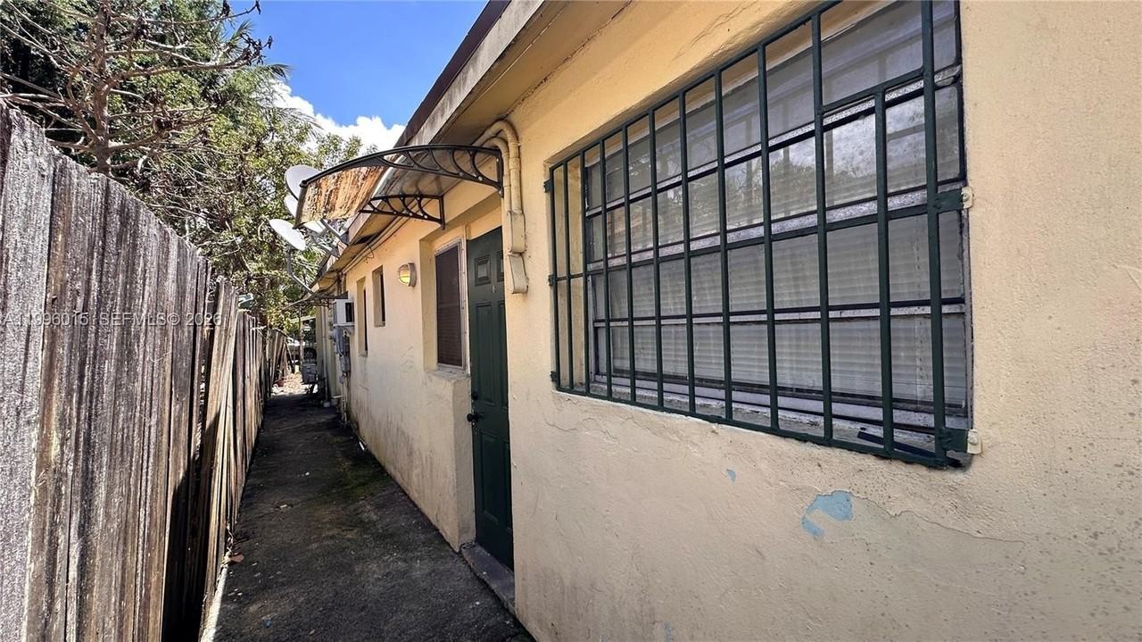 6345 N Miami Ave #1 - Photo 3 of 18