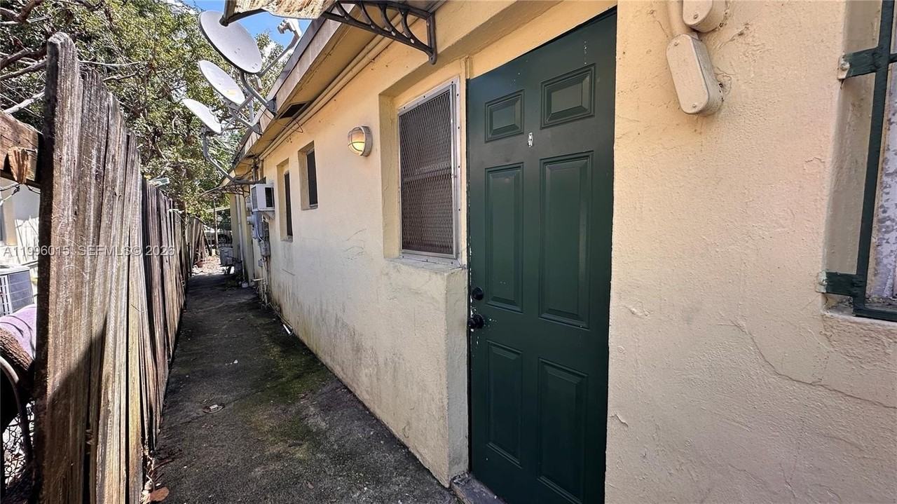 6345 N Miami Ave #1 - Photo 4 of 18