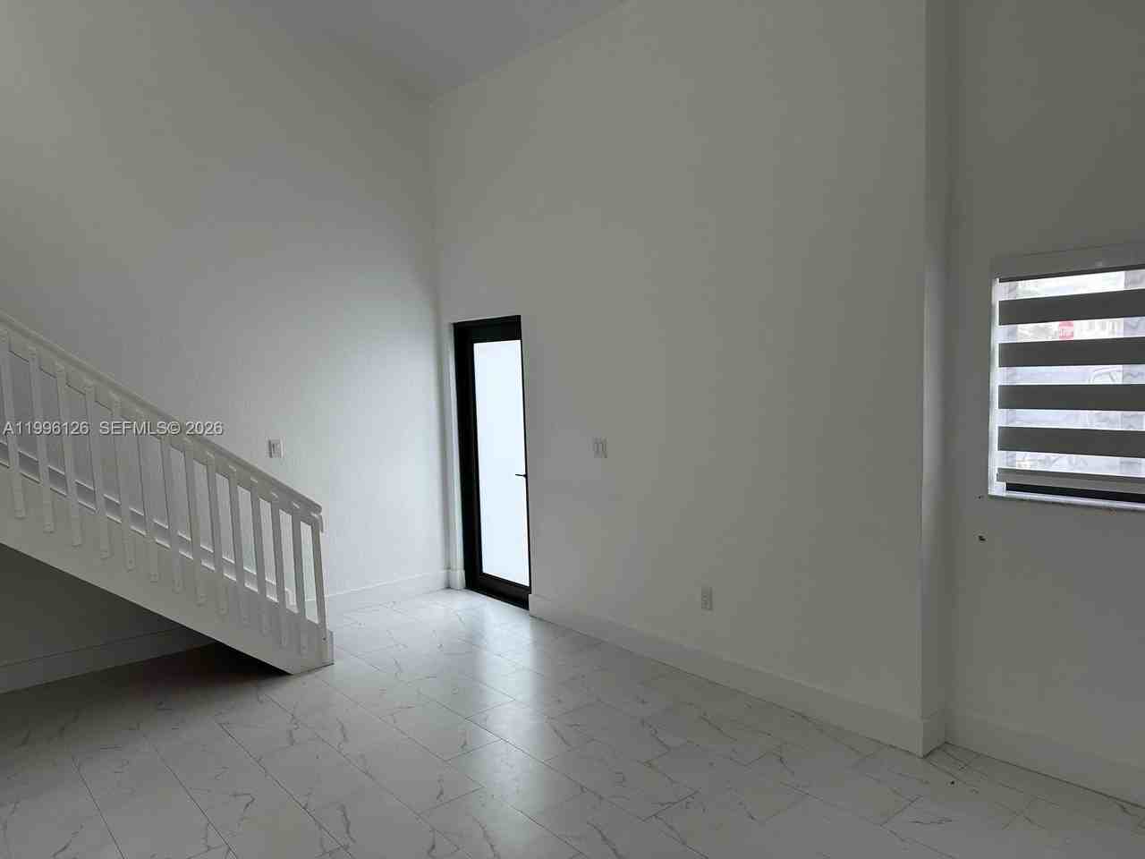 1295 Se 9th Pl #1295 - Photo 6 of 30