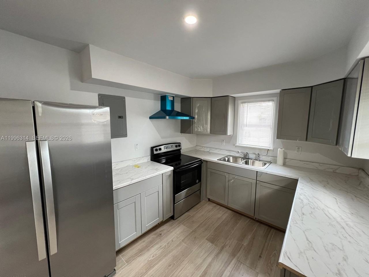 811 Nw 21st Ct #811 - Photo 4 of 13