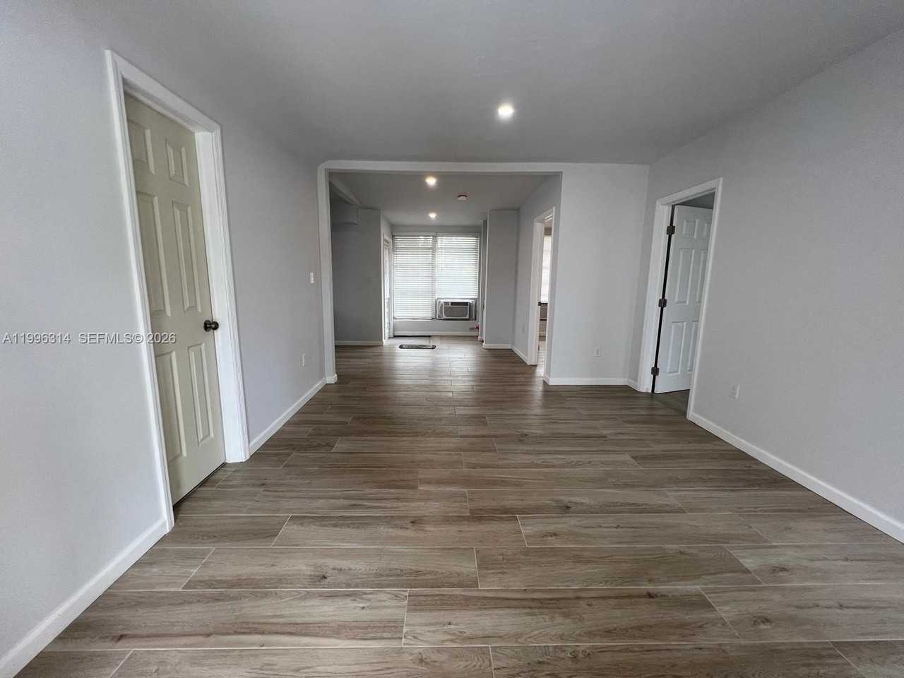 811 Nw 21st Ct #811 - Photo 7 of 13