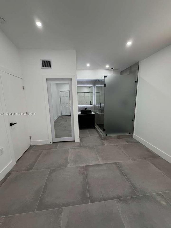 14240 S Biscayne River Rd #2 - Photo 4 of 16