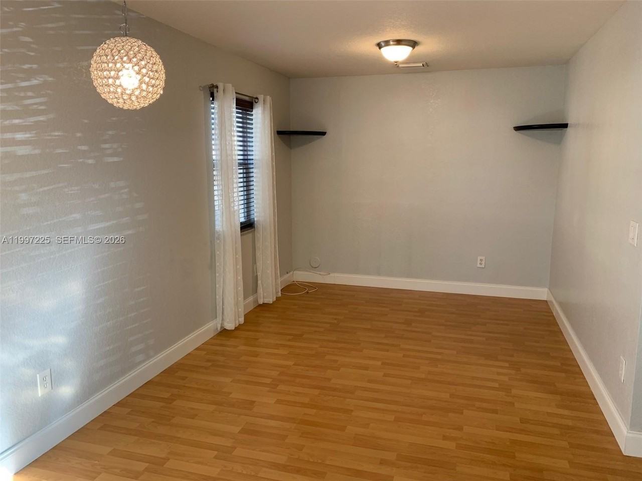 194 Maple Ter - Photo 6 of 23