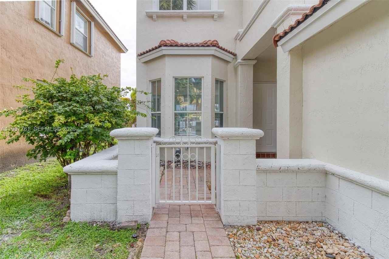 5363 Sw 38th Ave - Photo 4 of 50