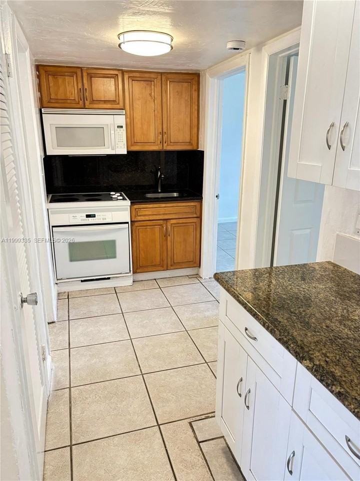 7410 Sw 82nd St #K103 - Photo 3 of 7