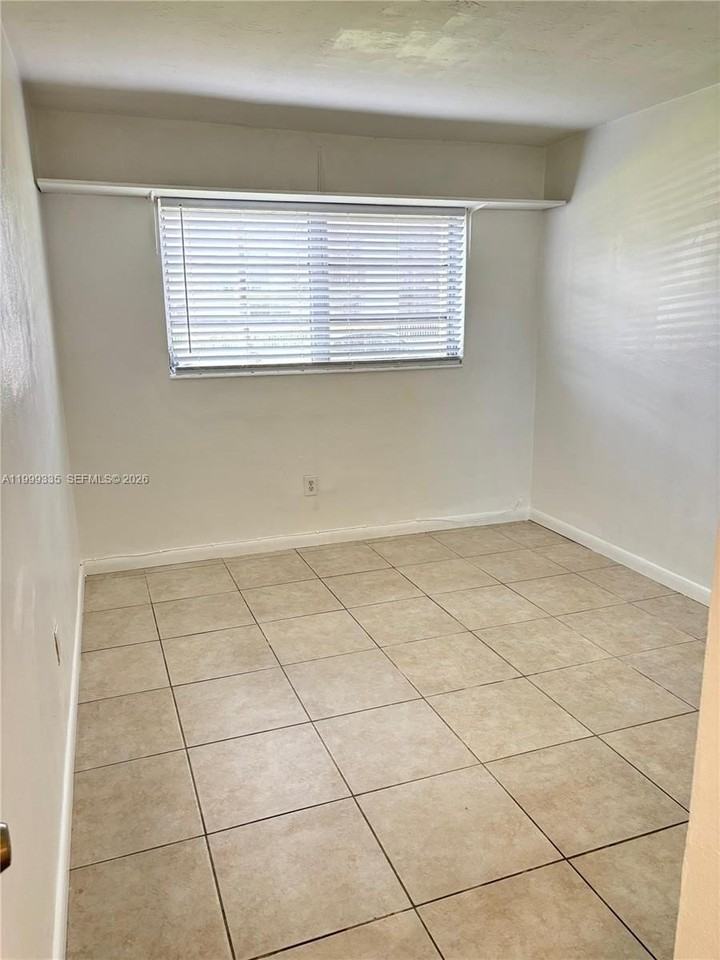 7410 Sw 82nd St #K103 - Photo 5 of 7