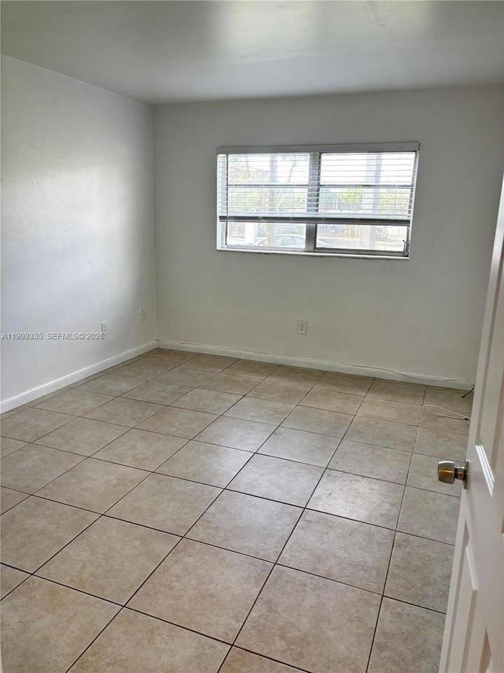 7410 Sw 82nd St #K103 - Photo 6 of 7