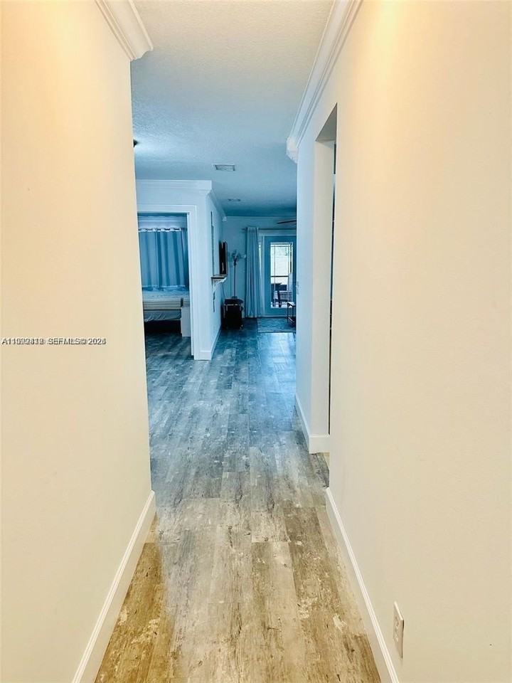 5201 Sw 31st Ave #195 - Photo 2 of 15