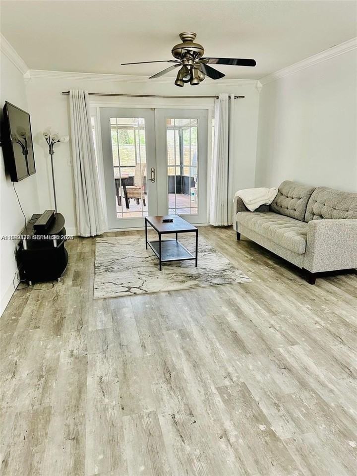 5201 Sw 31st Ave #195 - Photo 4 of 15