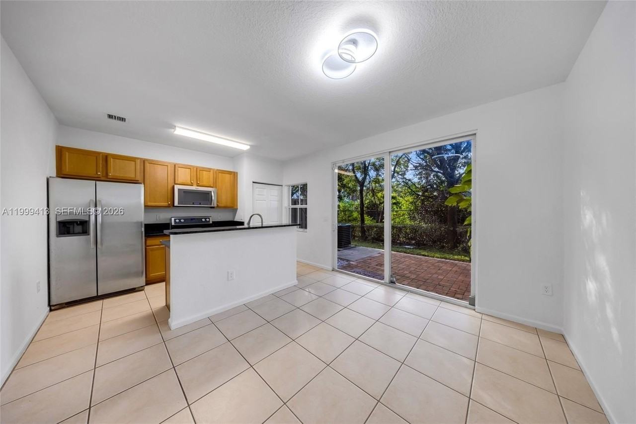 12040 Sw 28th St #406-4 - Photo 3 of 23