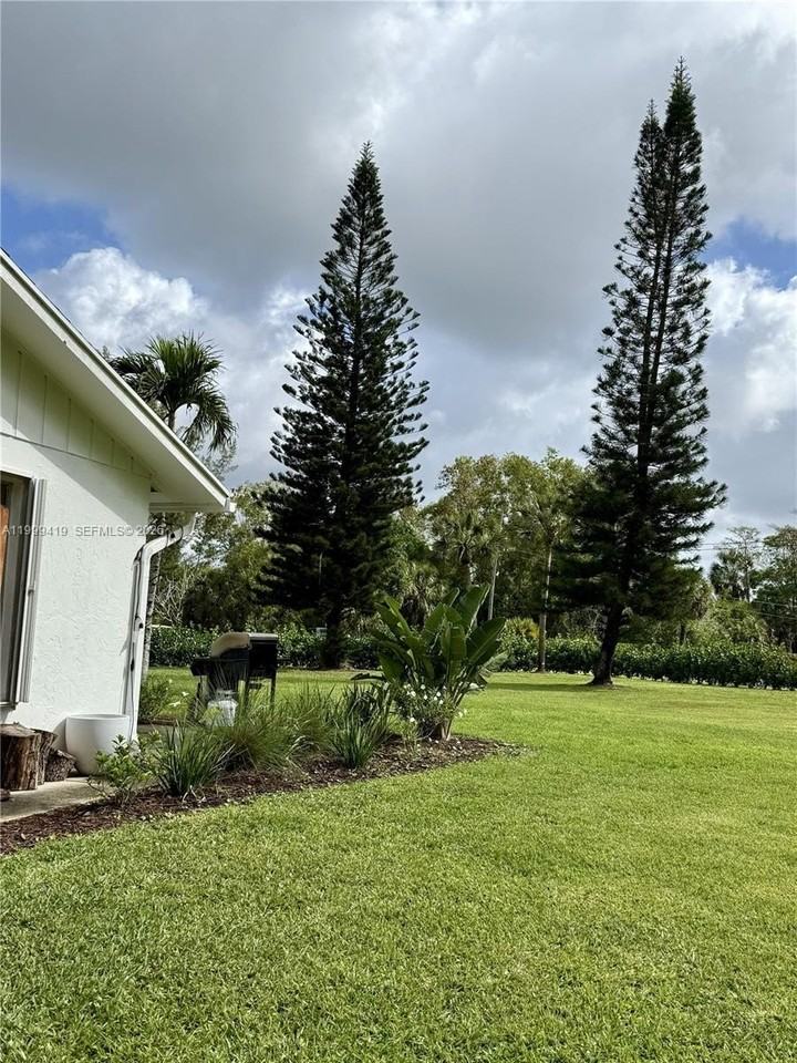 625 Whippoorwill Ter - Photo 6 of 27