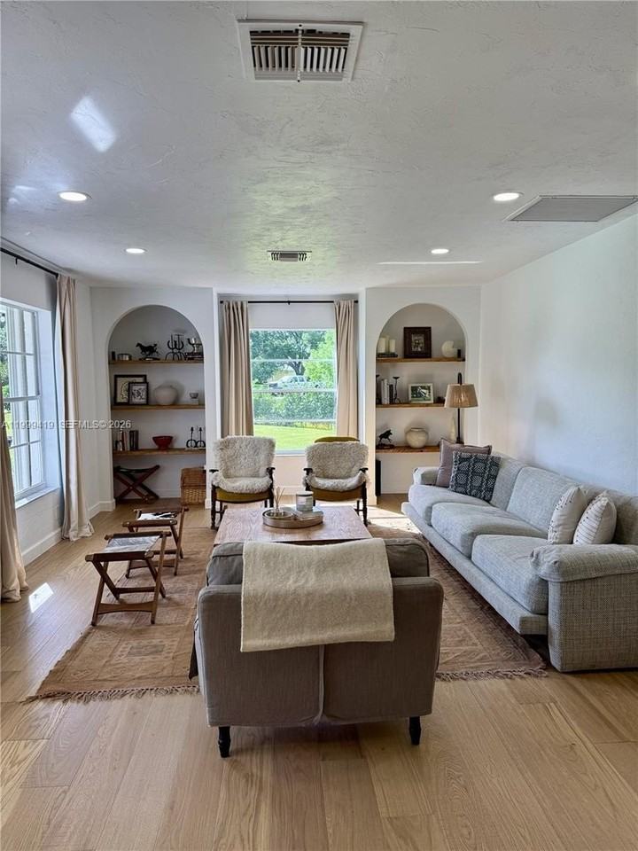 625 Whippoorwill Ter - Photo 7 of 27