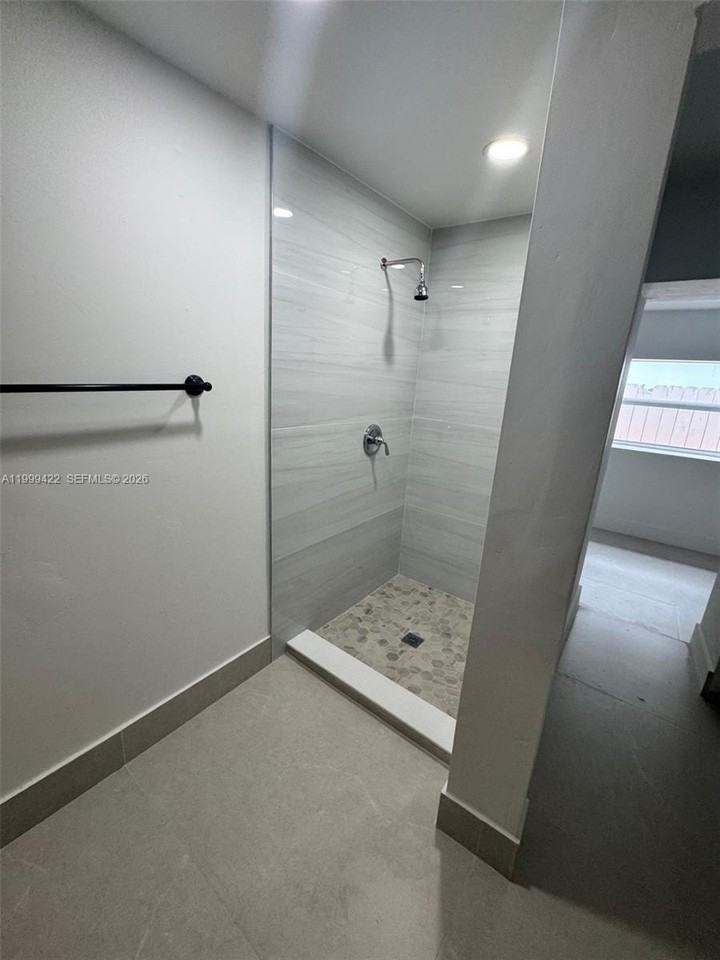 6534 Sw 34th St #2 - Photo 3 of 7