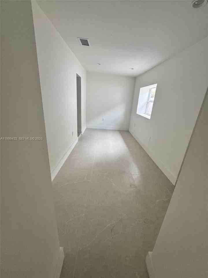 6534 Sw 34th St #2 - Photo 4 of 7