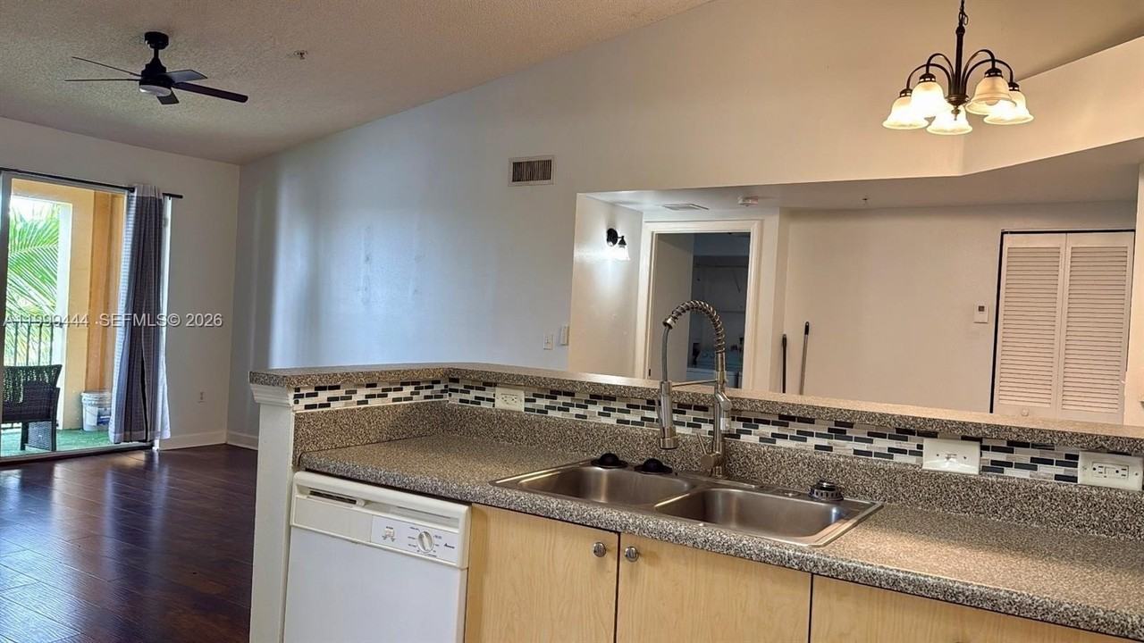 2201 W Preserve Way #306 - Photo 5 of 30