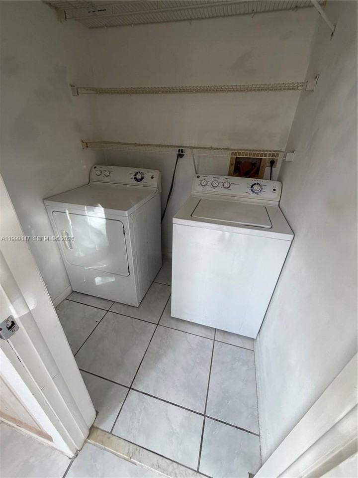 823 Ne 199th St #104-12 - Photo 4 of 27