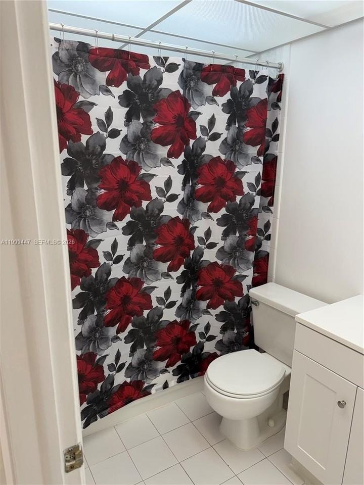 823 Ne 199th St #104-12 - Photo 7 of 43