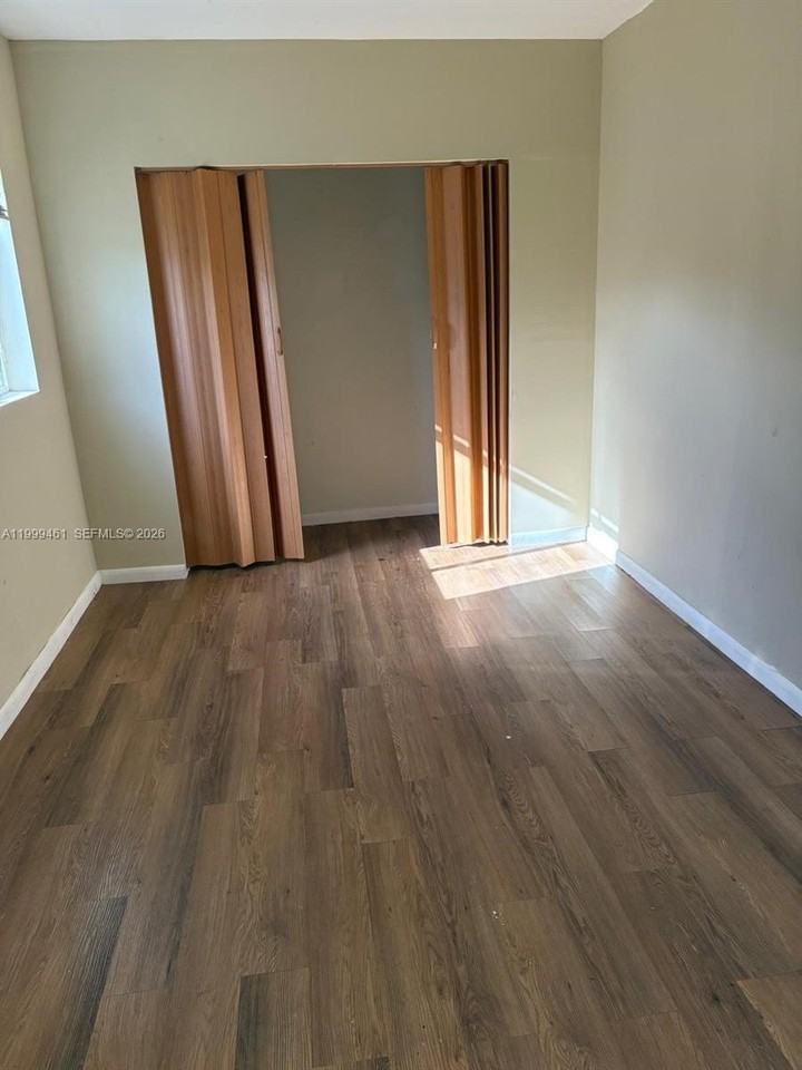 1384 Nw 27th St #1382 - Photo 5 of 6