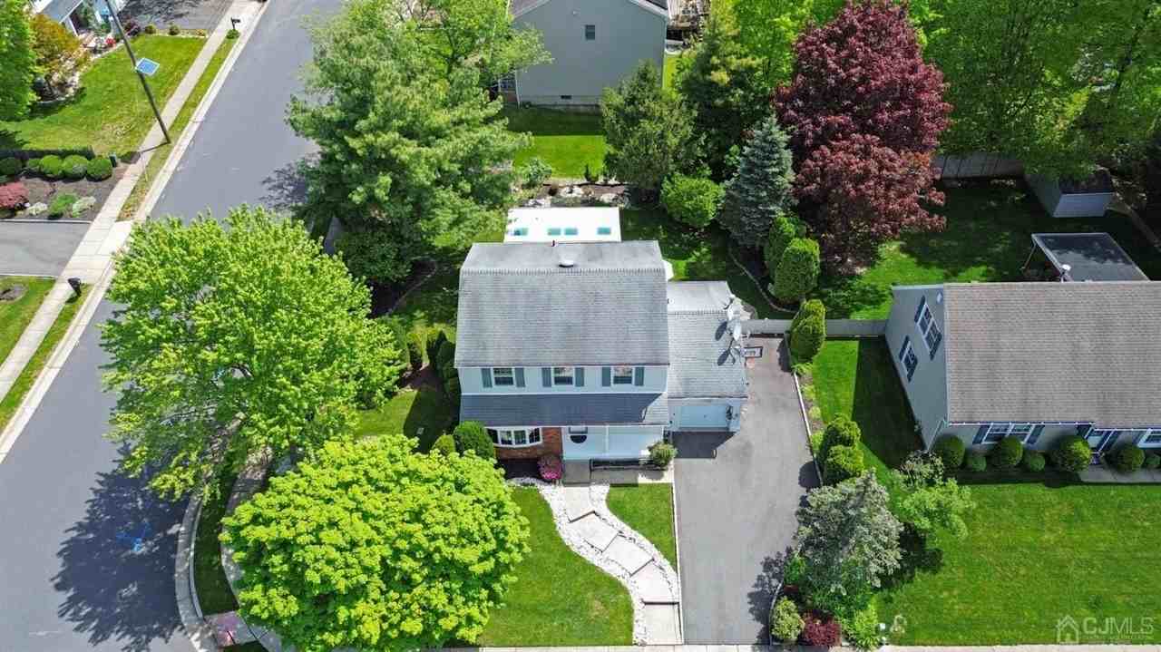 8 Farrington St - Photo 4 of 36