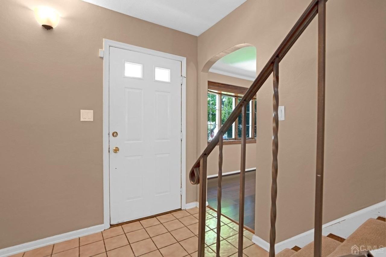 8 Farrington St - Photo 6 of 36