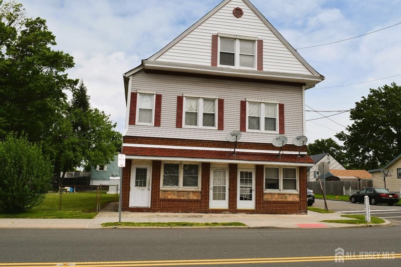 73-75 Woodbridge Ave Apt 4 - Photo 2 of 10