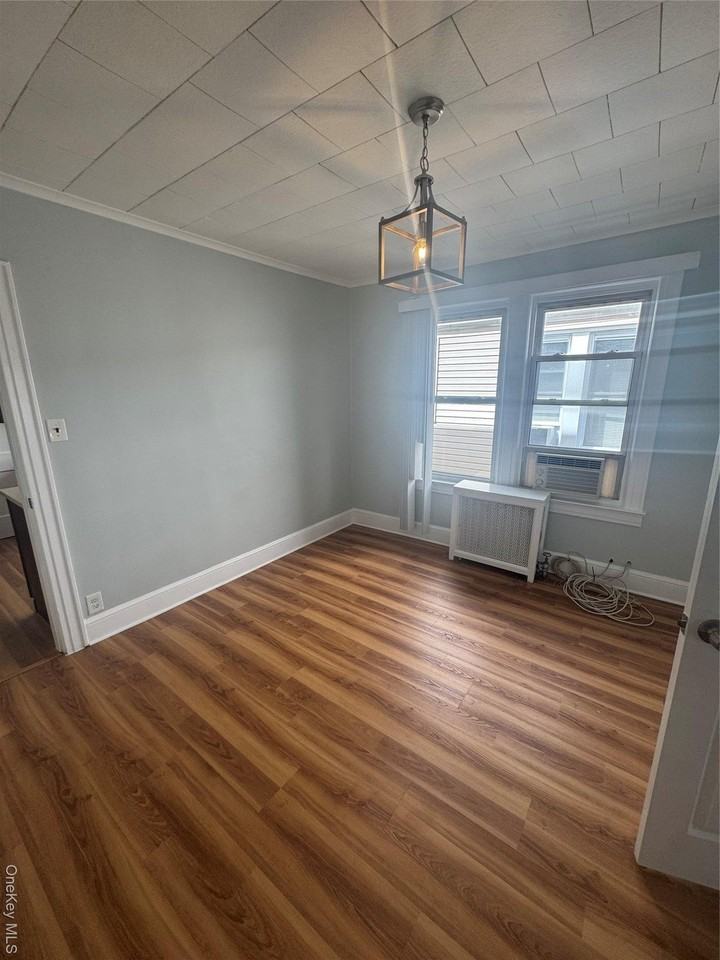 7834 79th St - Photo 3 of 11