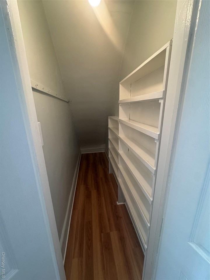 7834 79th St - Photo 6 of 11