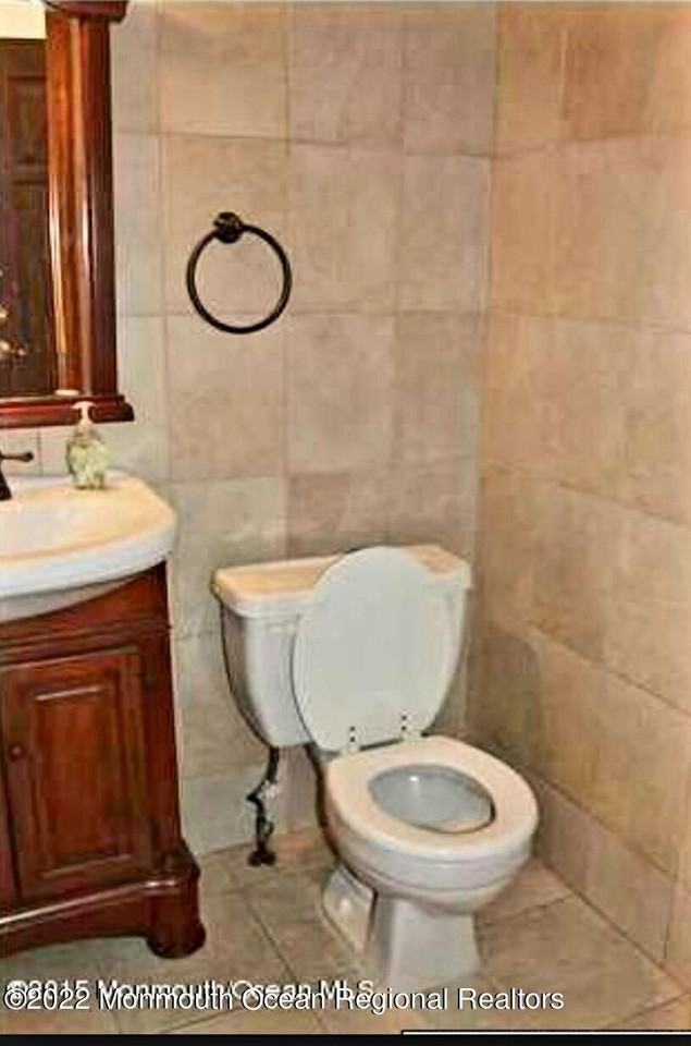 319 Church St - Photo 7 of 11