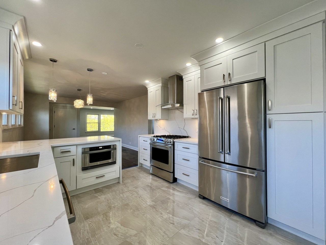 3335 W Pratt Ave #2 - Photo 4 of 15