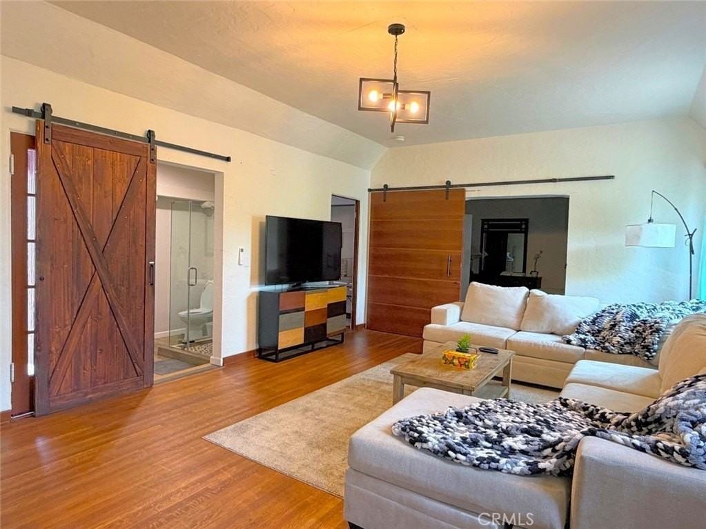 522 Westminster Ave #A - Photo 4 of 16