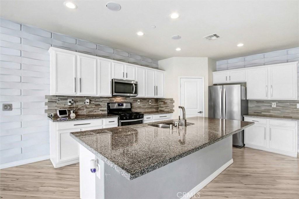 7719 Poppy Ln - Photo 7 of 27