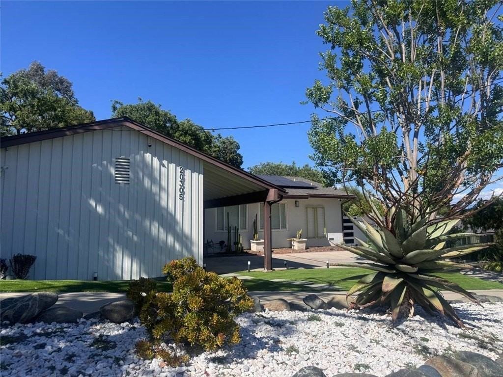 20305 Aetna St - Photo 3 of 21