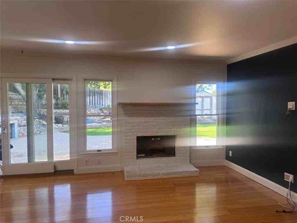 20305 Aetna St - Photo 4 of 21