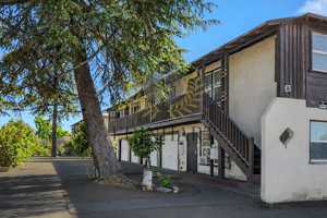 featured image of 1916 E Hunter Ave #4