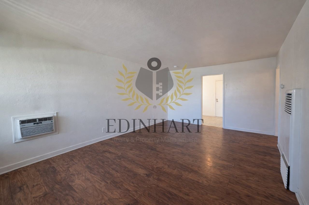 1916 E Hunter Ave #4 - Photo 3 of 17